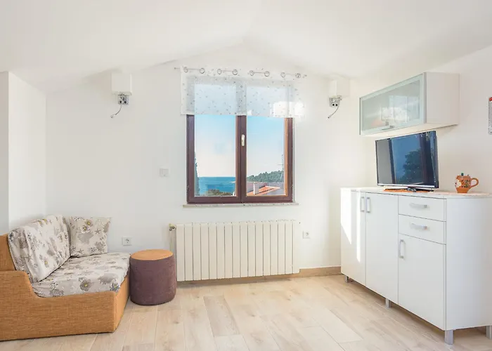 Apartment Bellevue - Pul330 By Interhome