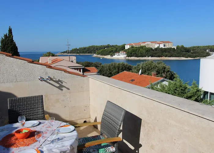 Apartment Bellevue - Pul330 By Interhome