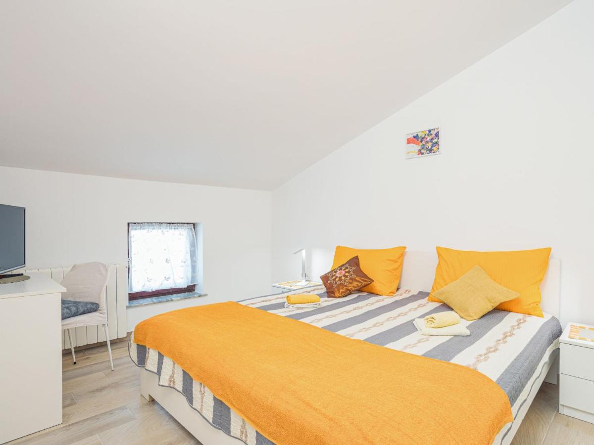 Bellevue - Pul330 By Interhome Lägenhet Pjescana Uvala